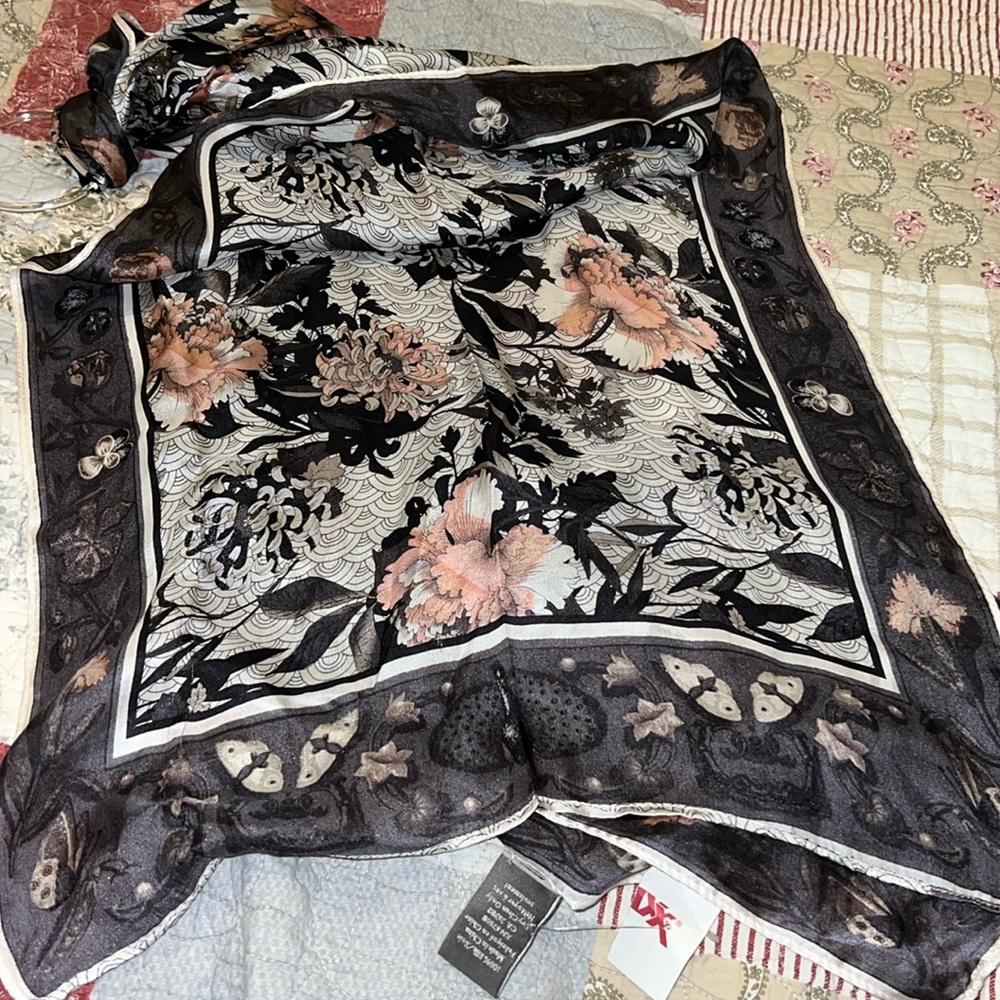 Vince Camuto NWT 100% silk oblong scarf 72” x 16” - Picture 2 of 6